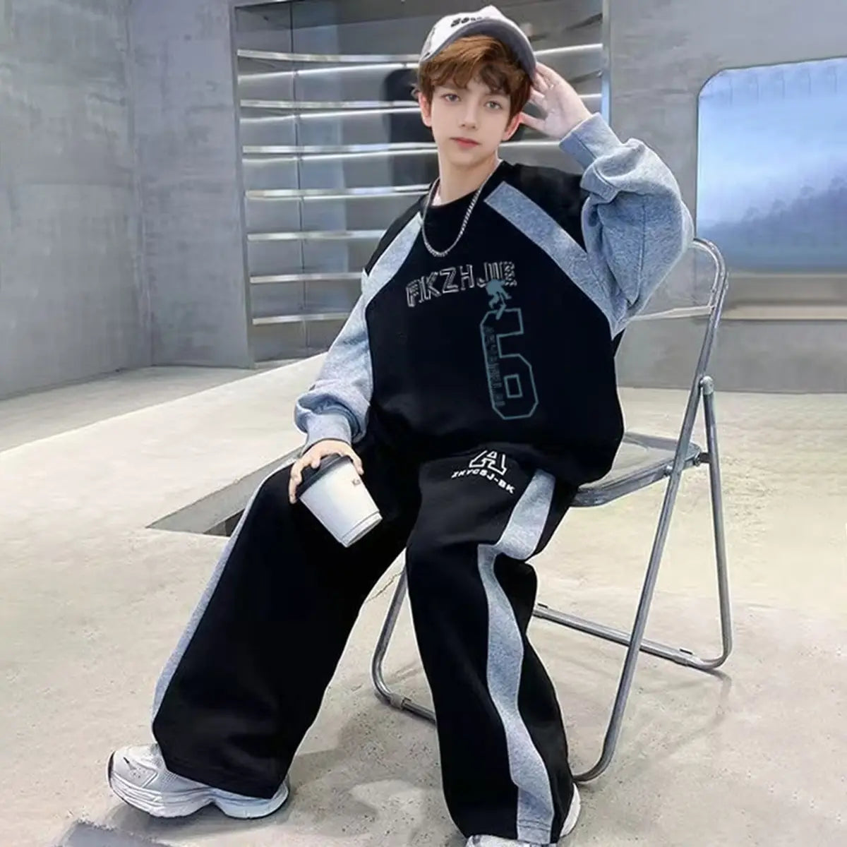Boys Black Alphanumeric Printed Oversized t-Shirt With Pants Set Sets