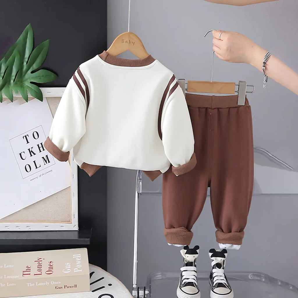 Boys Brown Graphics Printed Sweatshirt With Jogger Sets Sets