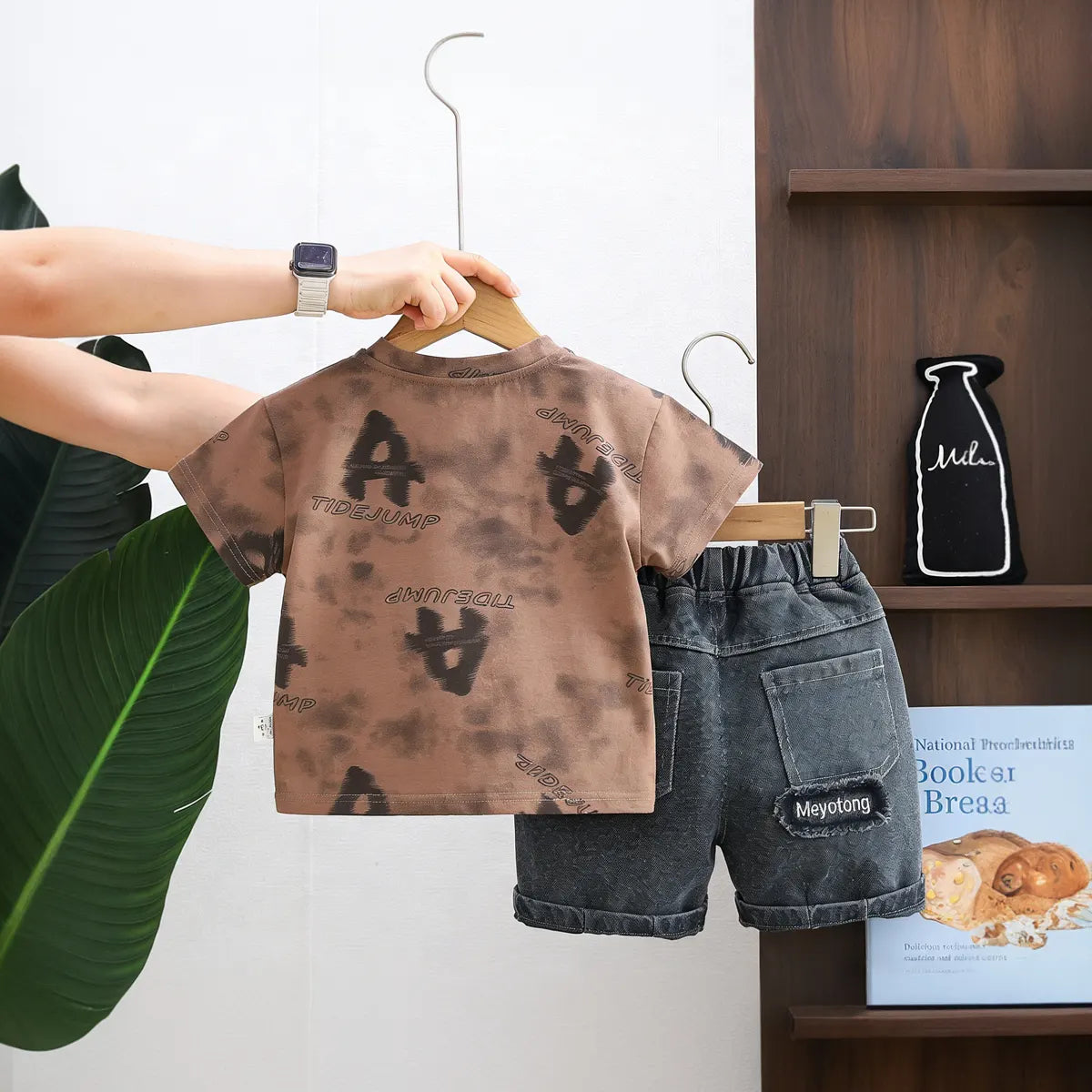 Boys Brown Typographic Print Short Sleeves T-Shirt With Denim Shorts Set Sets