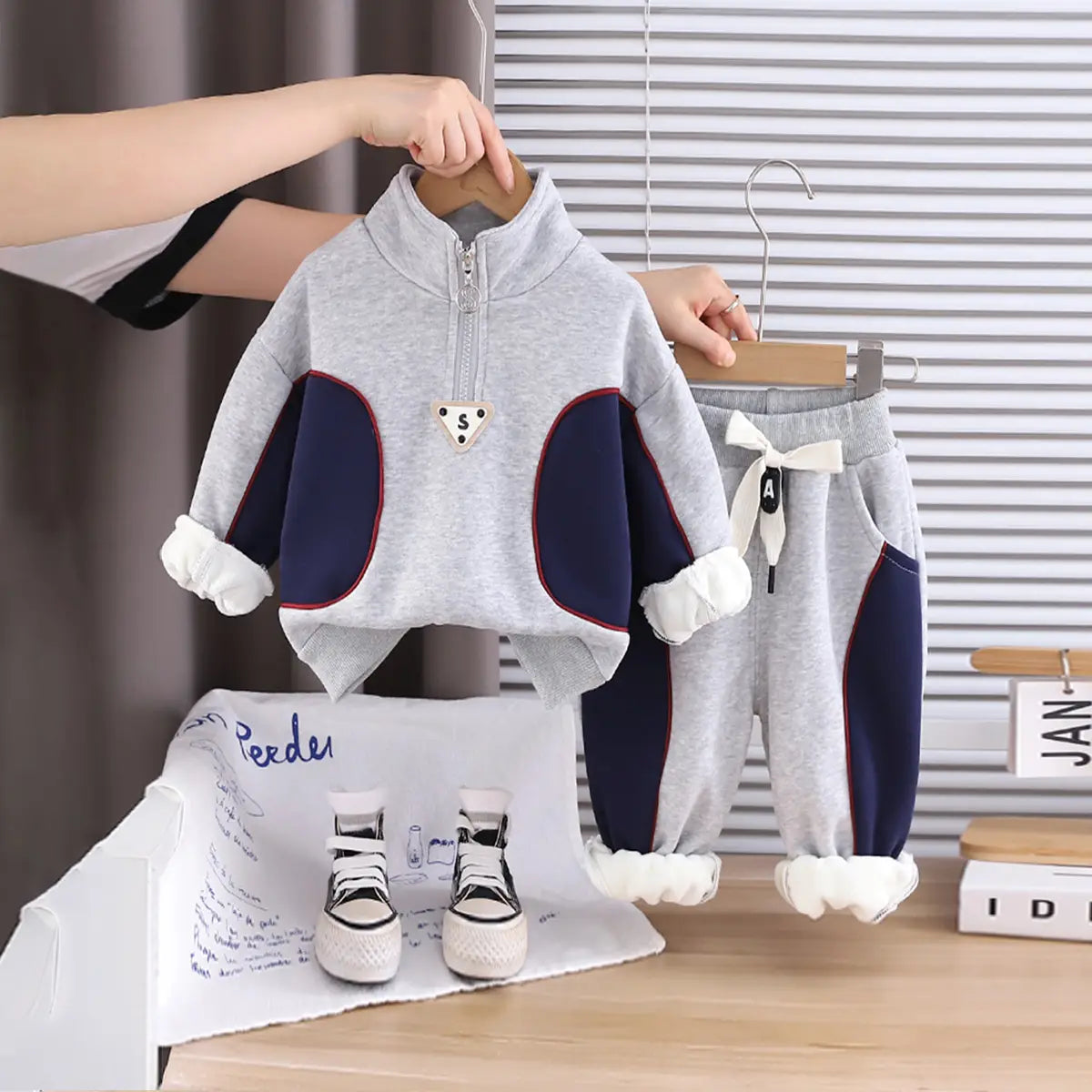 Boys Grey Color-blocked Sweatshirt With jogger Co-ord Sets Sets Grey 1-2 Y