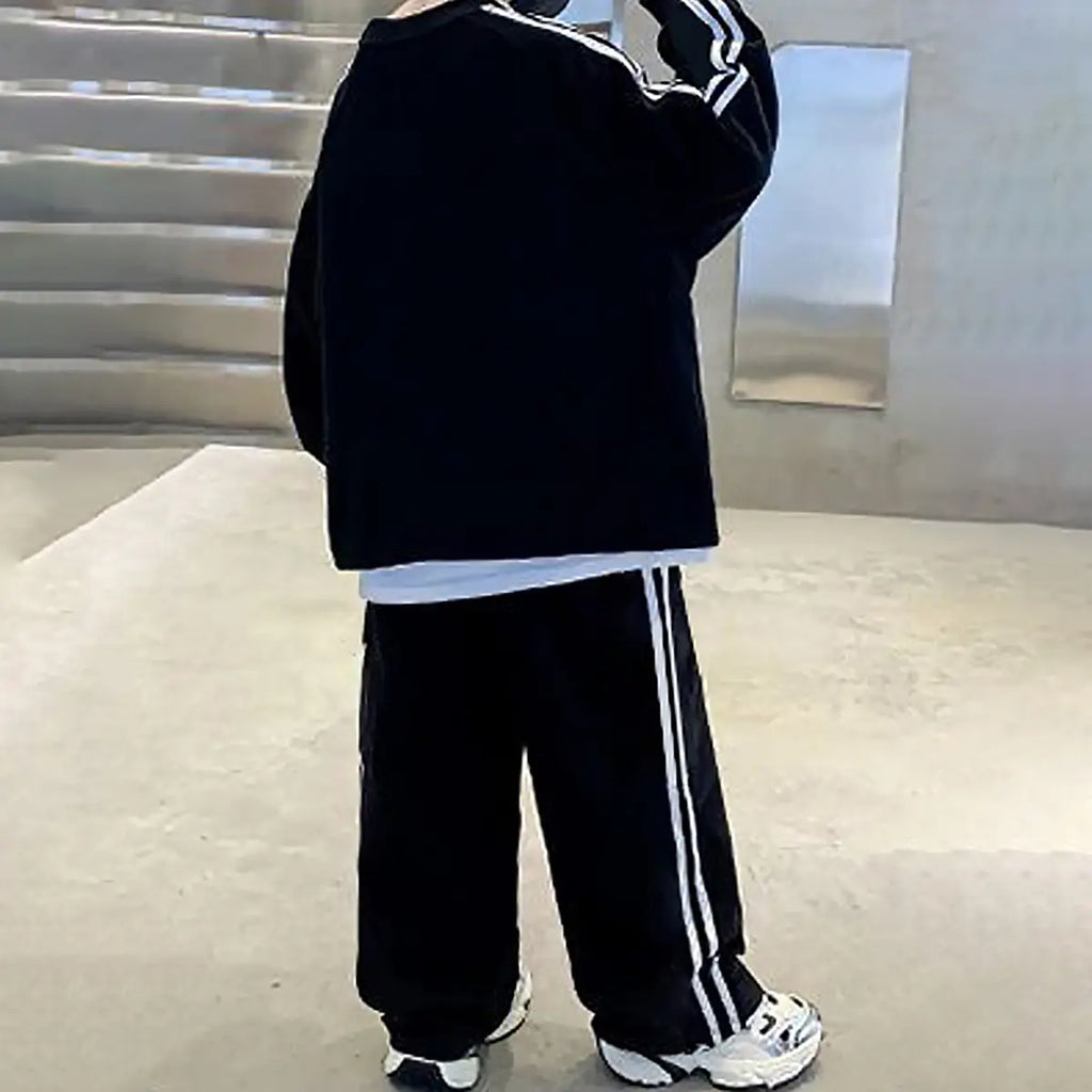 Girls Black Typographic Printed Sweatshirt With Wide Leg Pant Sets Sets