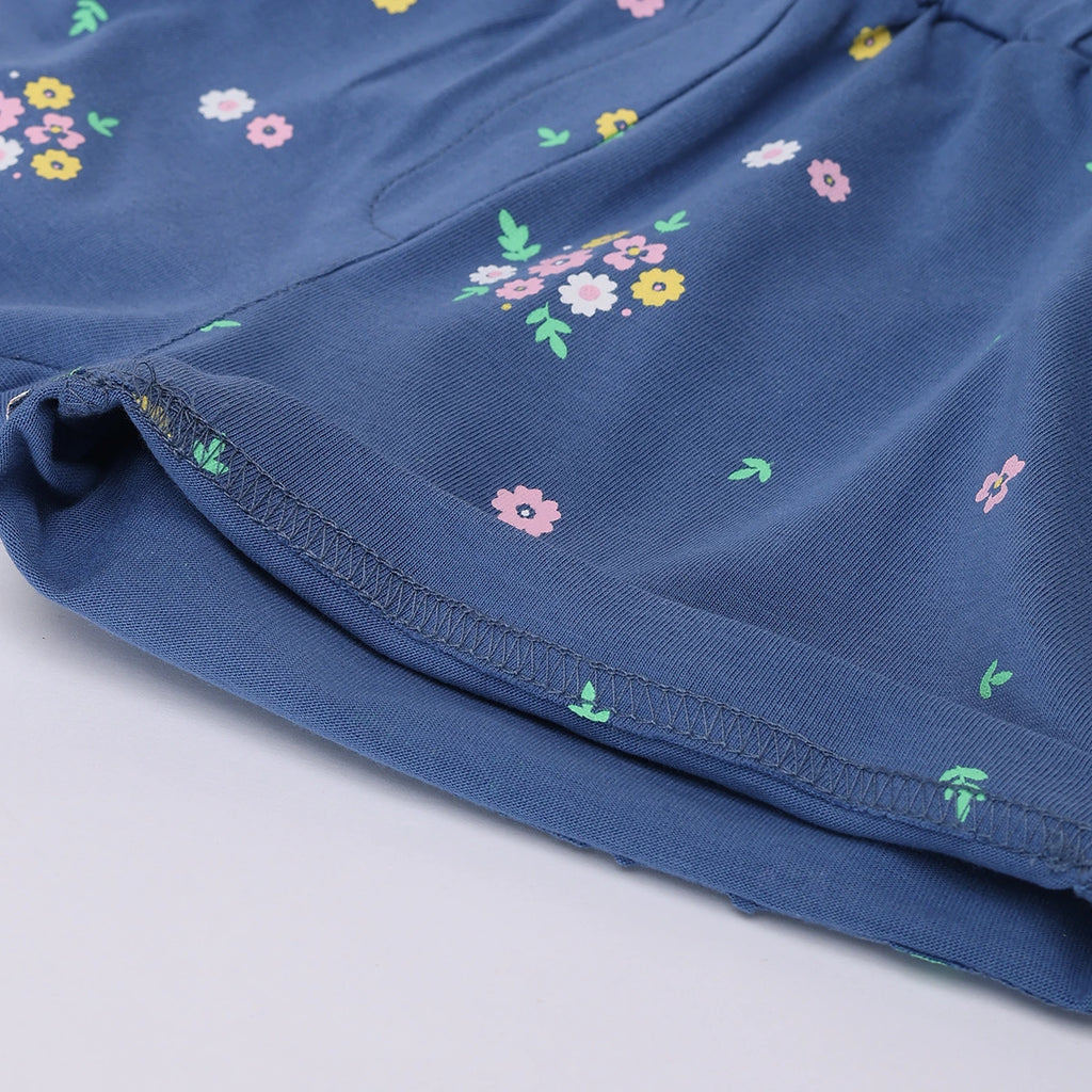 Girls Yellow Heart Graphic Puff Sleeve Top With Floral Shorts Sets Sets