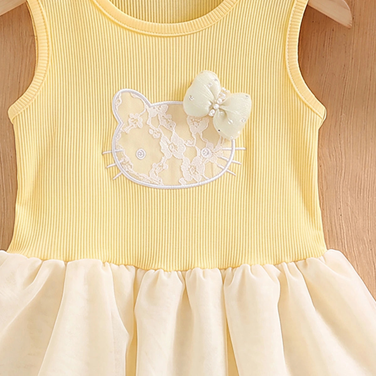 Girls Yellow Textured Kitty Applique Sleeveless Dress Casual Dresses