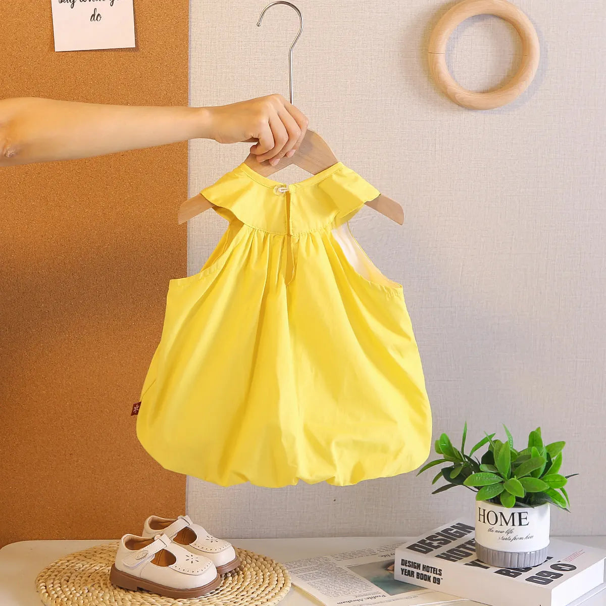Girls Yellow Bow Applique Sleeveless Balloon Dress Casual Dresses