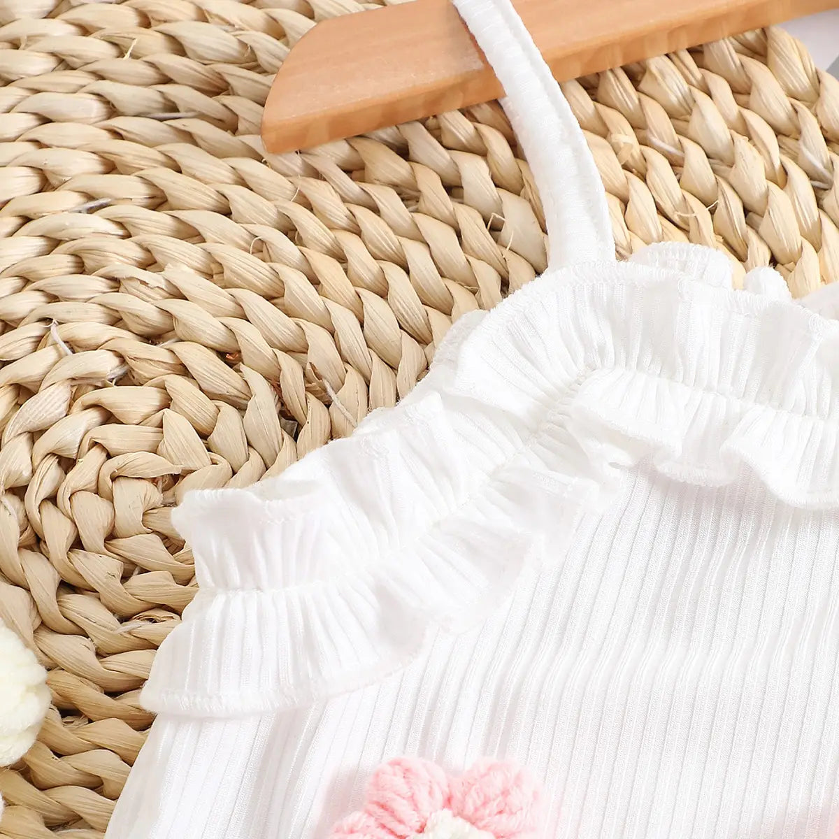 Girls Flower Applique Spaghetti Strap Top With Flared Hem Pants Sets Sets
