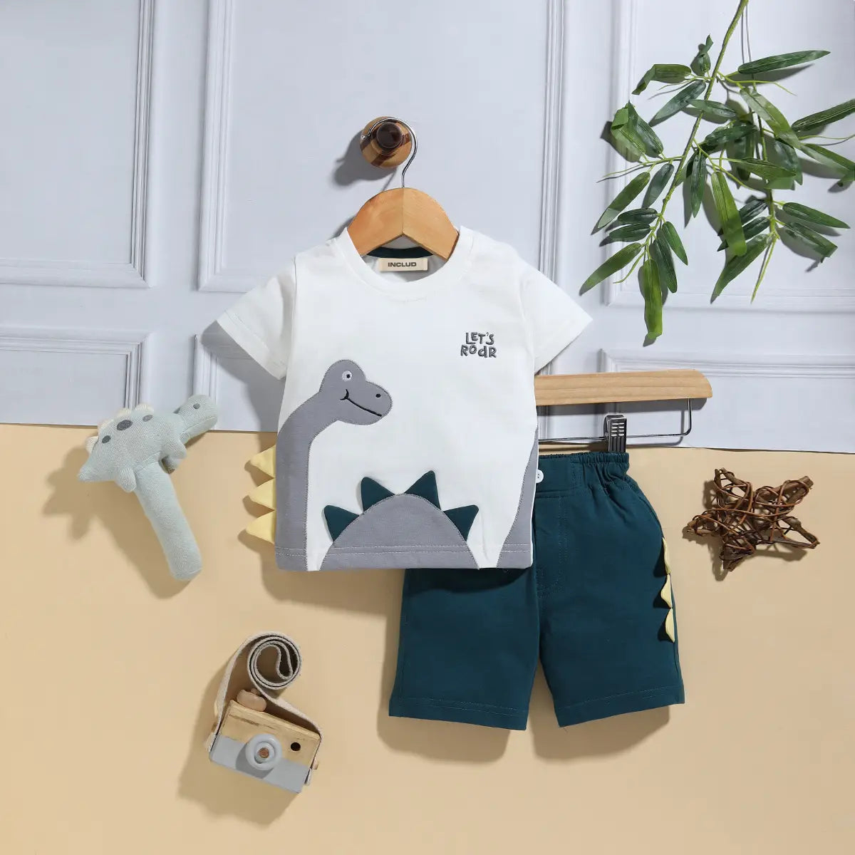 Boys White Dinosaur Applique Short Sleeve T-Shirt With Elasticated Shorts Sets 2 pc. Sets White 0-3 M