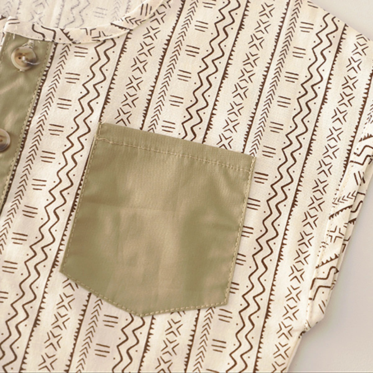 Boys Geometric Pattern Collarless Shirt With Khaki Shorts Set Sets