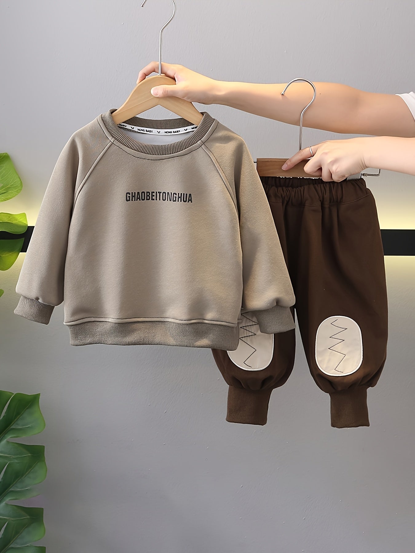 Boys Grey Typographic Printed Sweatshirt With Jogger Sets Sets Grey 1-2 Y