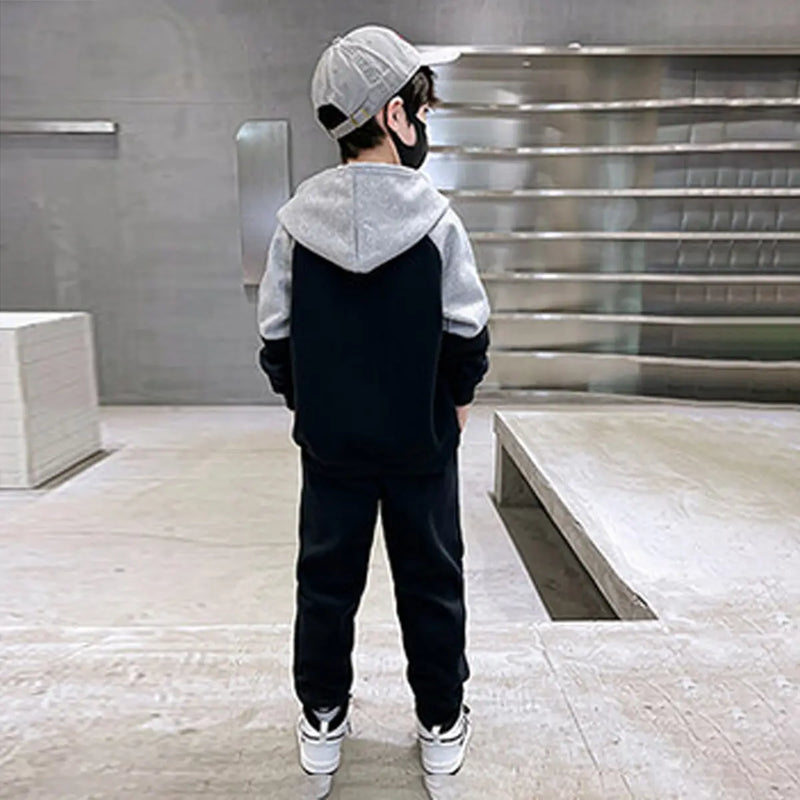 Boys Black Alphanumeric Printed Hooded Zipper Jacket With Jogger Sets Sets
