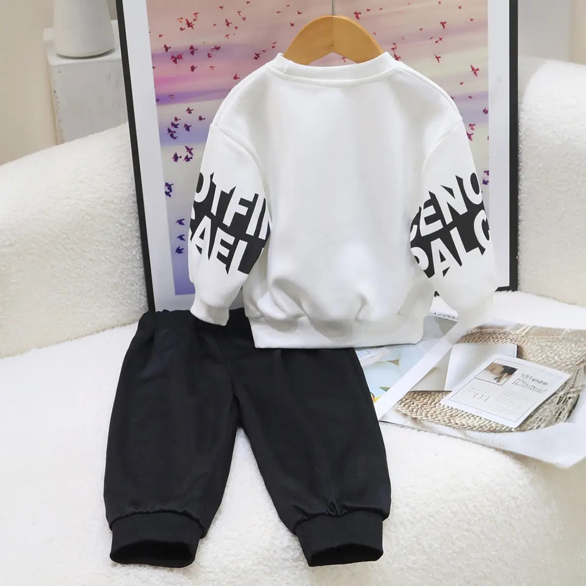 Boys White Typographic Printed Sweatshirt With Jogger Sets Sets