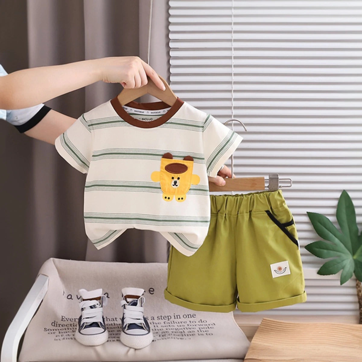 Boys Green Bear Striped Short Sleeve T-Shirt With Elasticated Shorts Sets Sets Green 1-2 Y