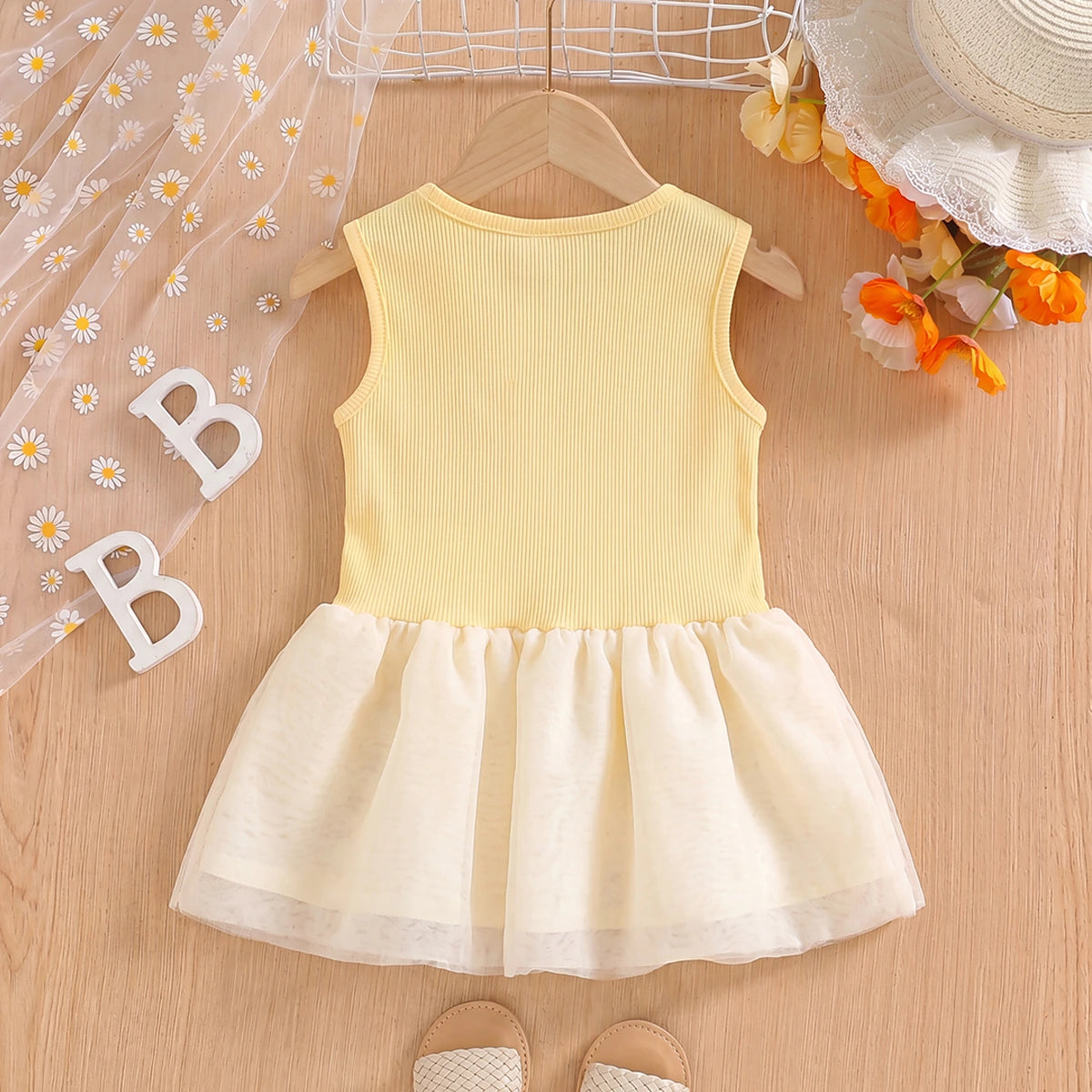 Girls Yellow Textured Kitty Applique Sleeveless Dress Casual Dresses