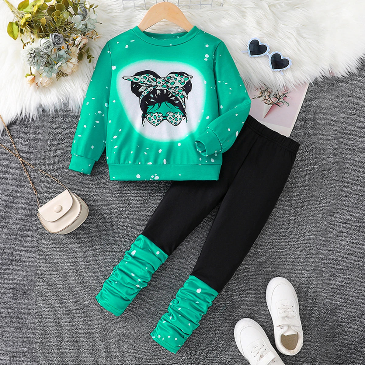 Girls Green Graphic Long Sleeve Sweatshirt With Pants Sets 2 pc. Sets Green 3-4 Y