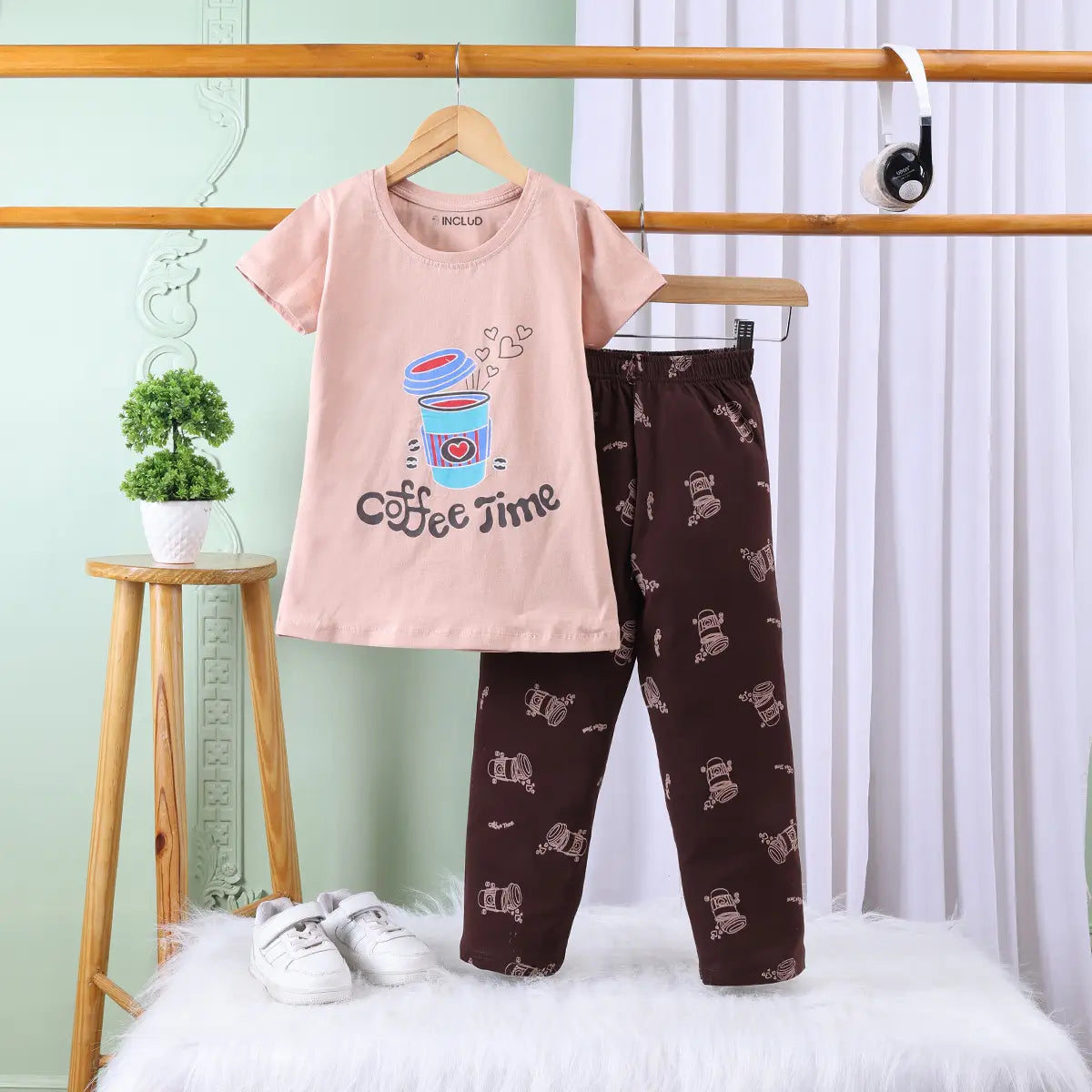 Girls Khaki Graphic Printed Short Sleeve T-shirts With Elasticated Legging Sets Sets Khaki 2-3 Y