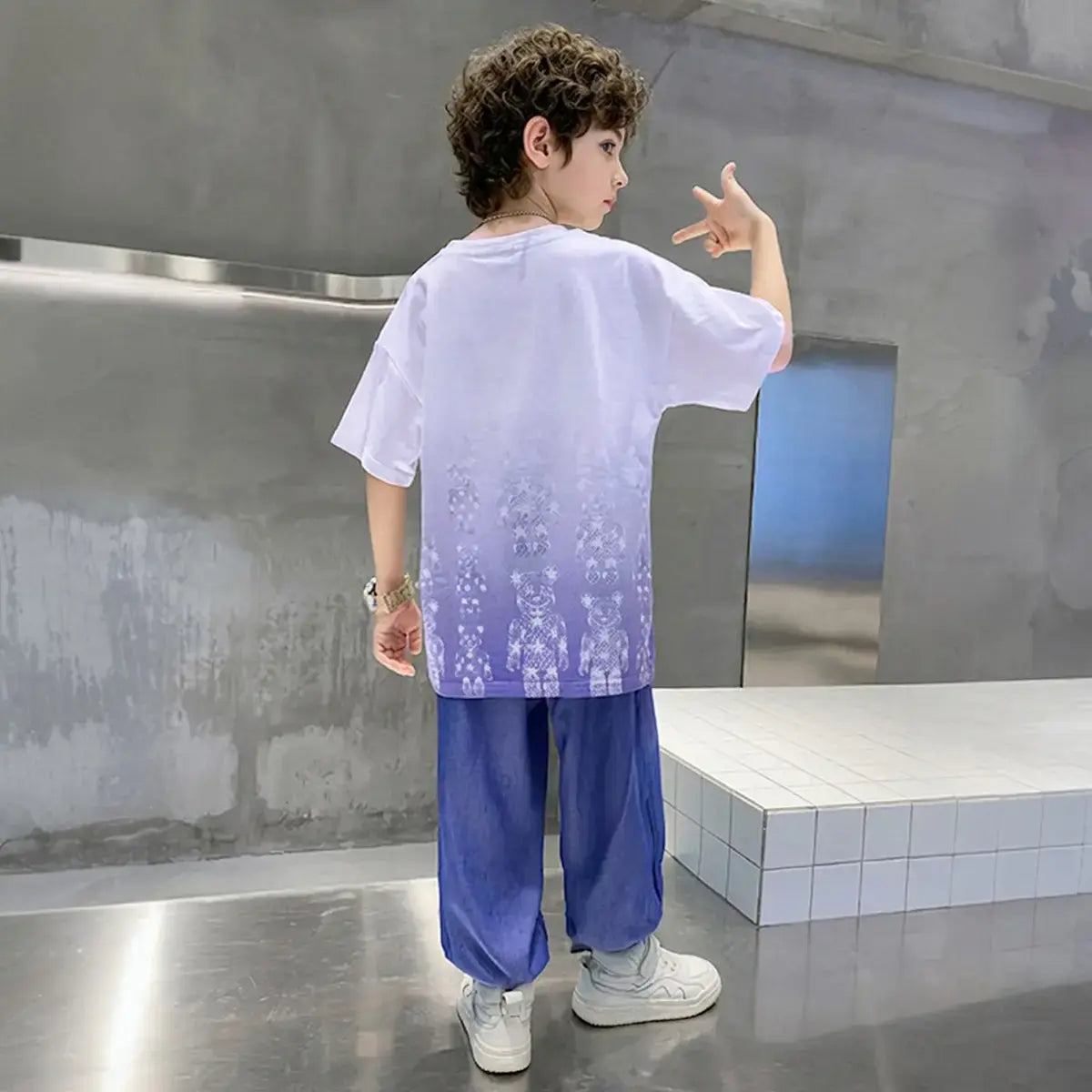 Boys Light Blue Bear Print Drop Shoulder T-Shirt With Jogger Sets Sets