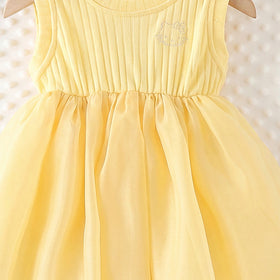 Girls Yellow Textured Sleeveless Balloon Dress Casual Dresses