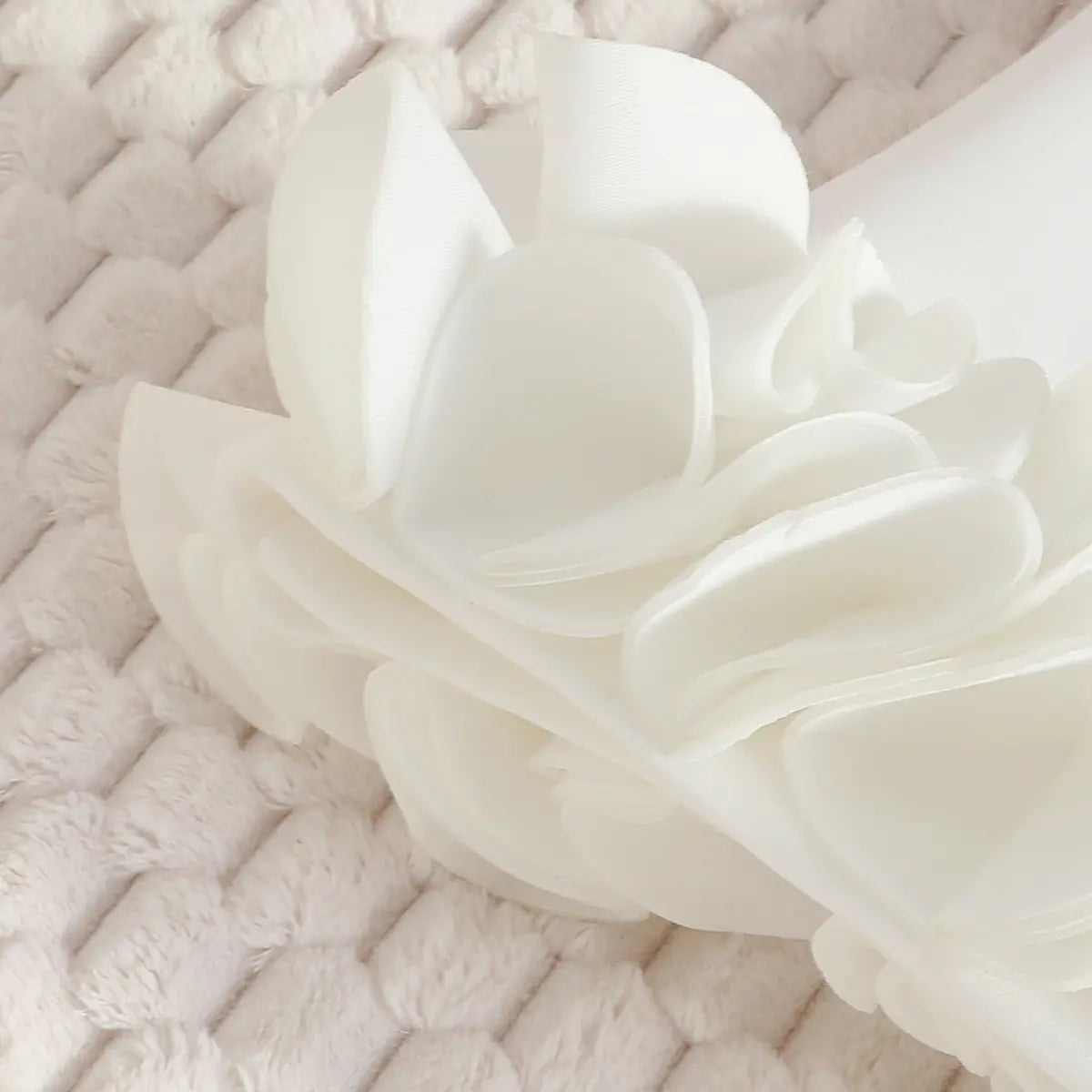 Girls White Sleeveless A-line Party Wear Dress With Bow Applique Party Dresses
