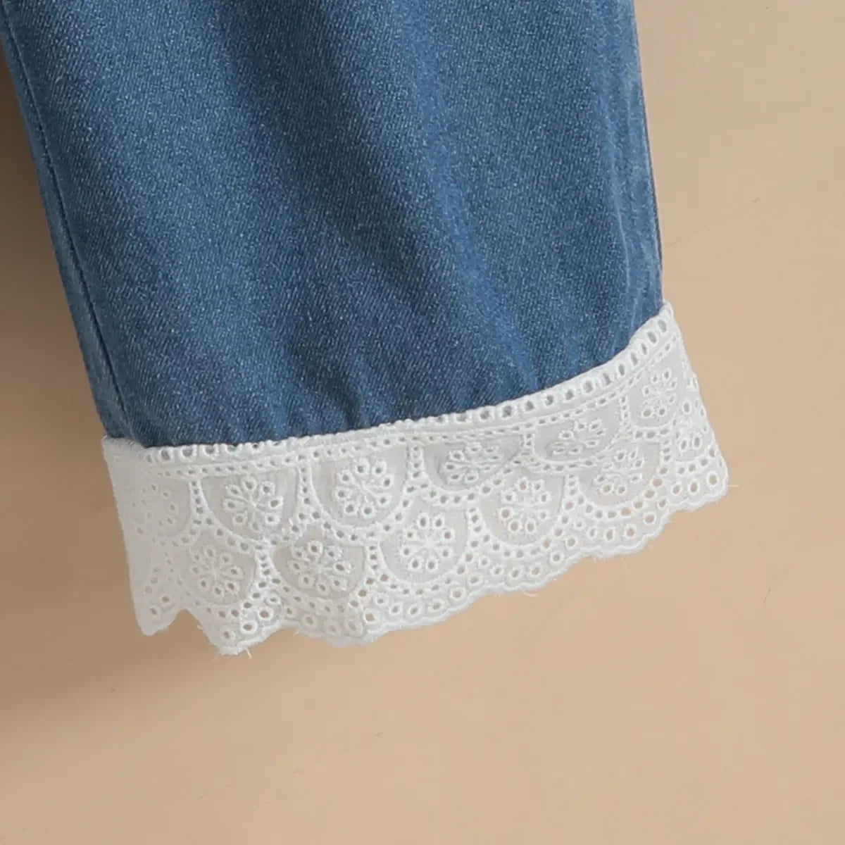 Girls White Floral Applique Top With Denim Pants Sets Sets
