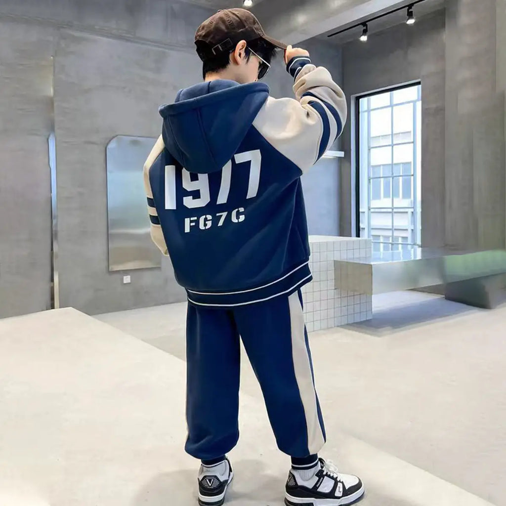 Boys Blue Alphanumeric Printed Oversized Hooded Zipper Jacket With Jogger Sets Sets