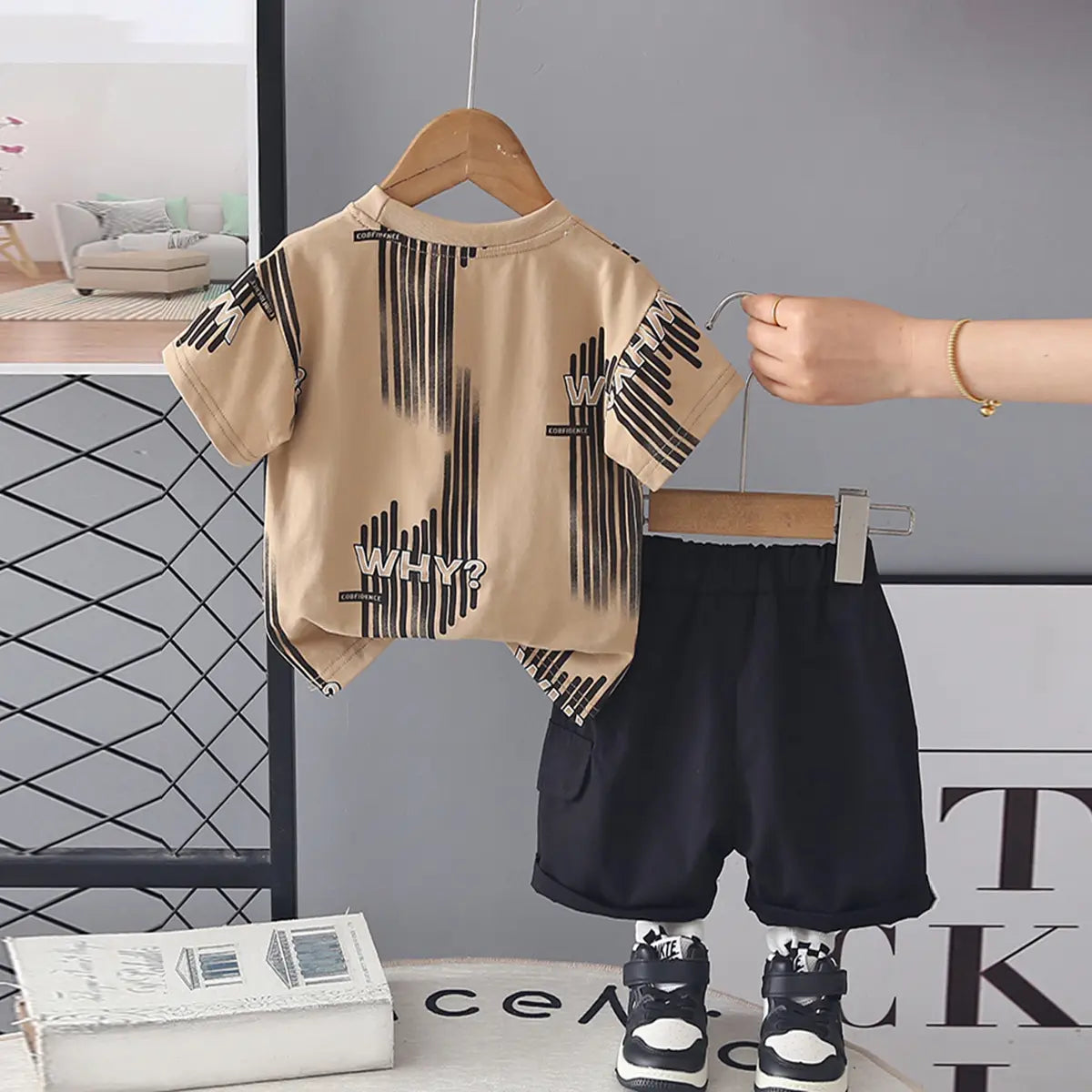 Boys Khaki Graphic Print T-Shirt With Shorts Sets Sets