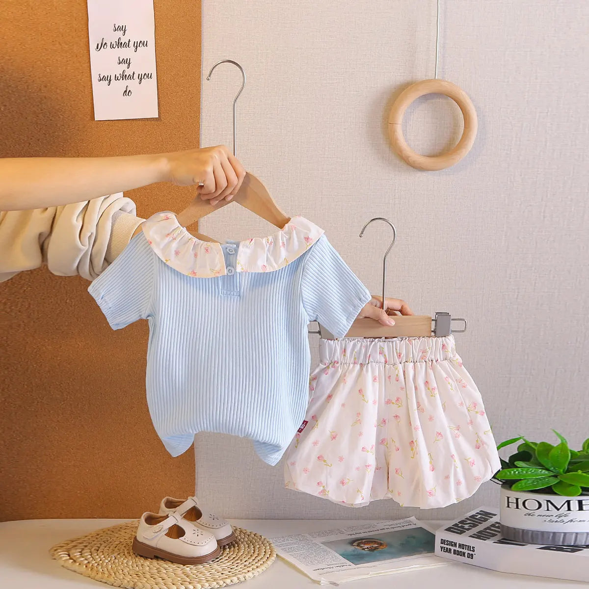Girls Light Blue Short Sleeves Top With Printed Shorts Sets Sets