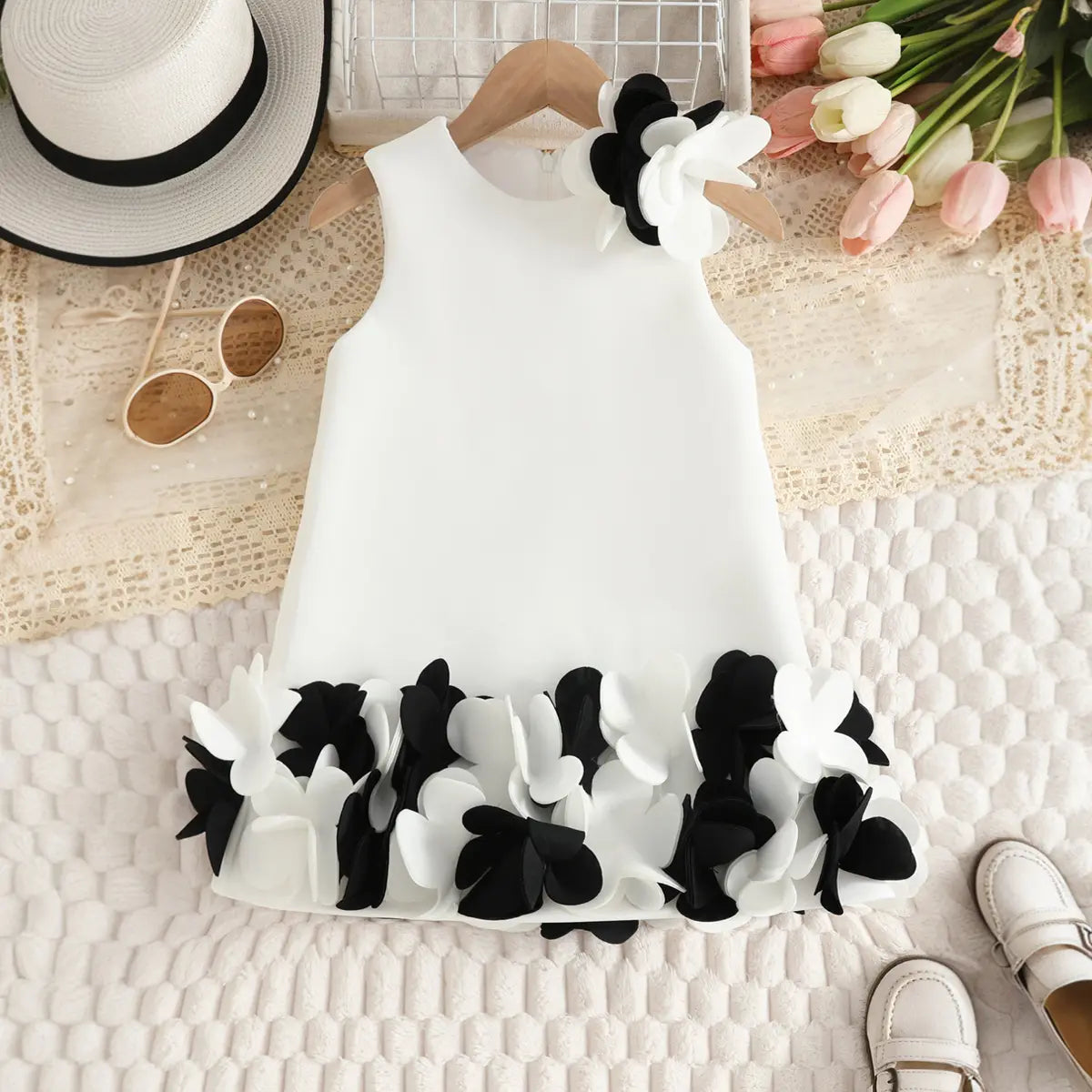 Girls White Sleeveless A-line Party Wear Dress With 3D Flowers Appliques Party Dresses White 2-3 Y