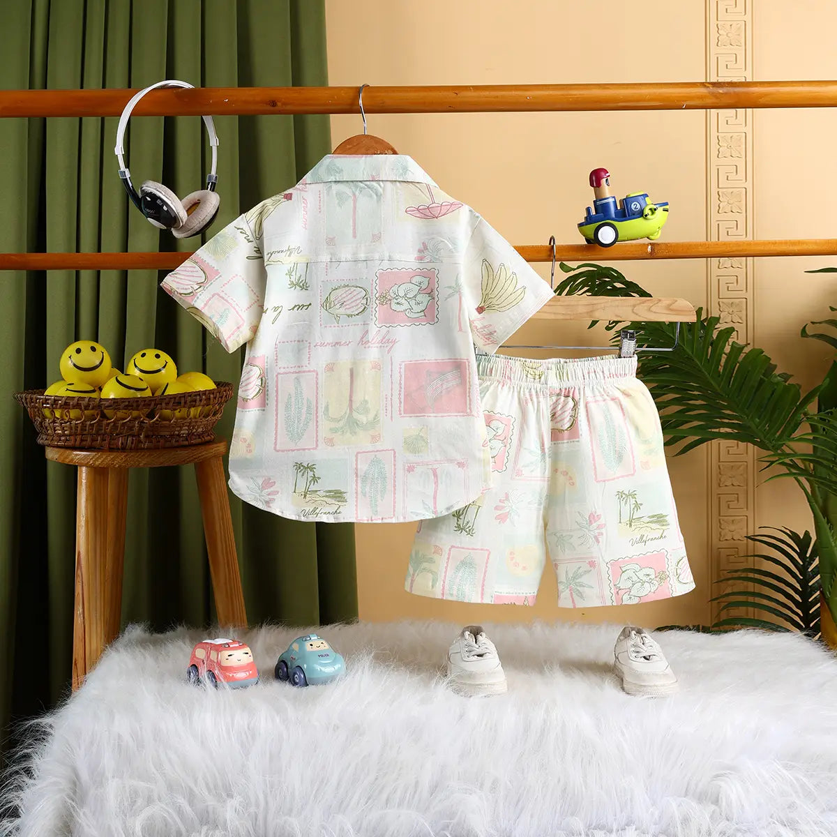 Boys Off White Tropical Printed Short Sleeves Shirt With Printed Shorts Sets Sets