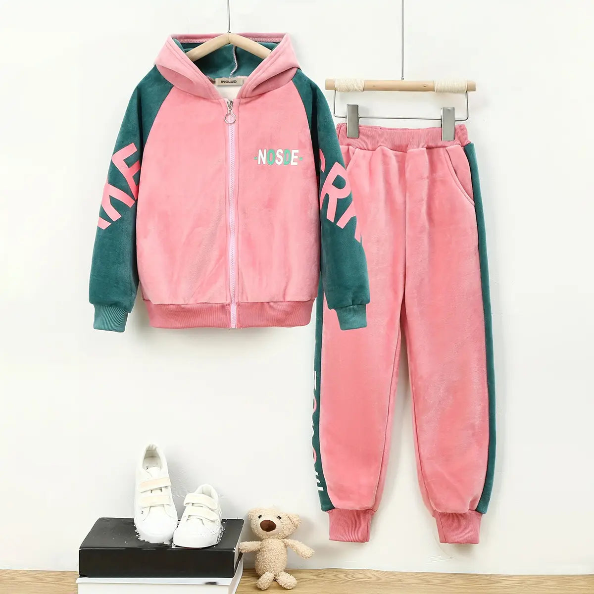 Girls Pink Typographic Printed Hooded Zipper Jacket With Jogger Sets Sets