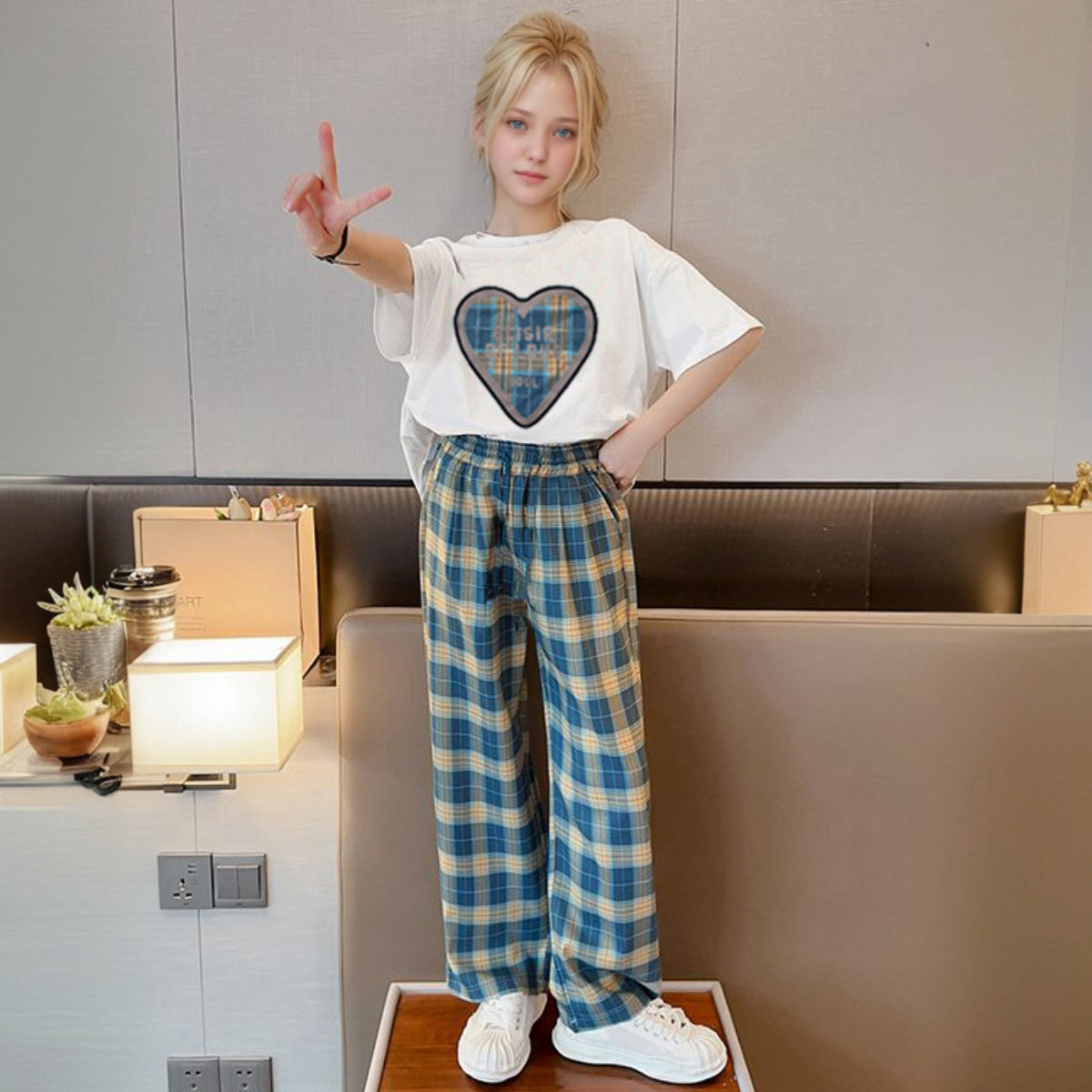 Girls White Heart Patched Summer T-Shirt With Checked Pants Set 2 pc. Sets