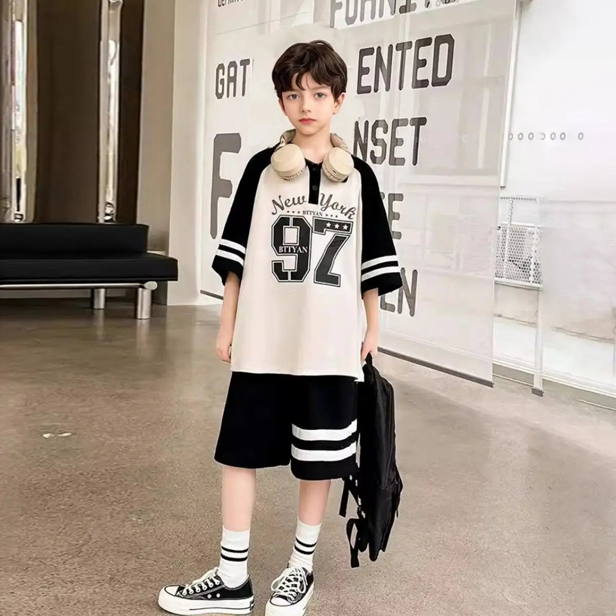 Boys Black Alphanumeric Printed Oversized T-Shirt With Shorts Co-ord Sets Sets