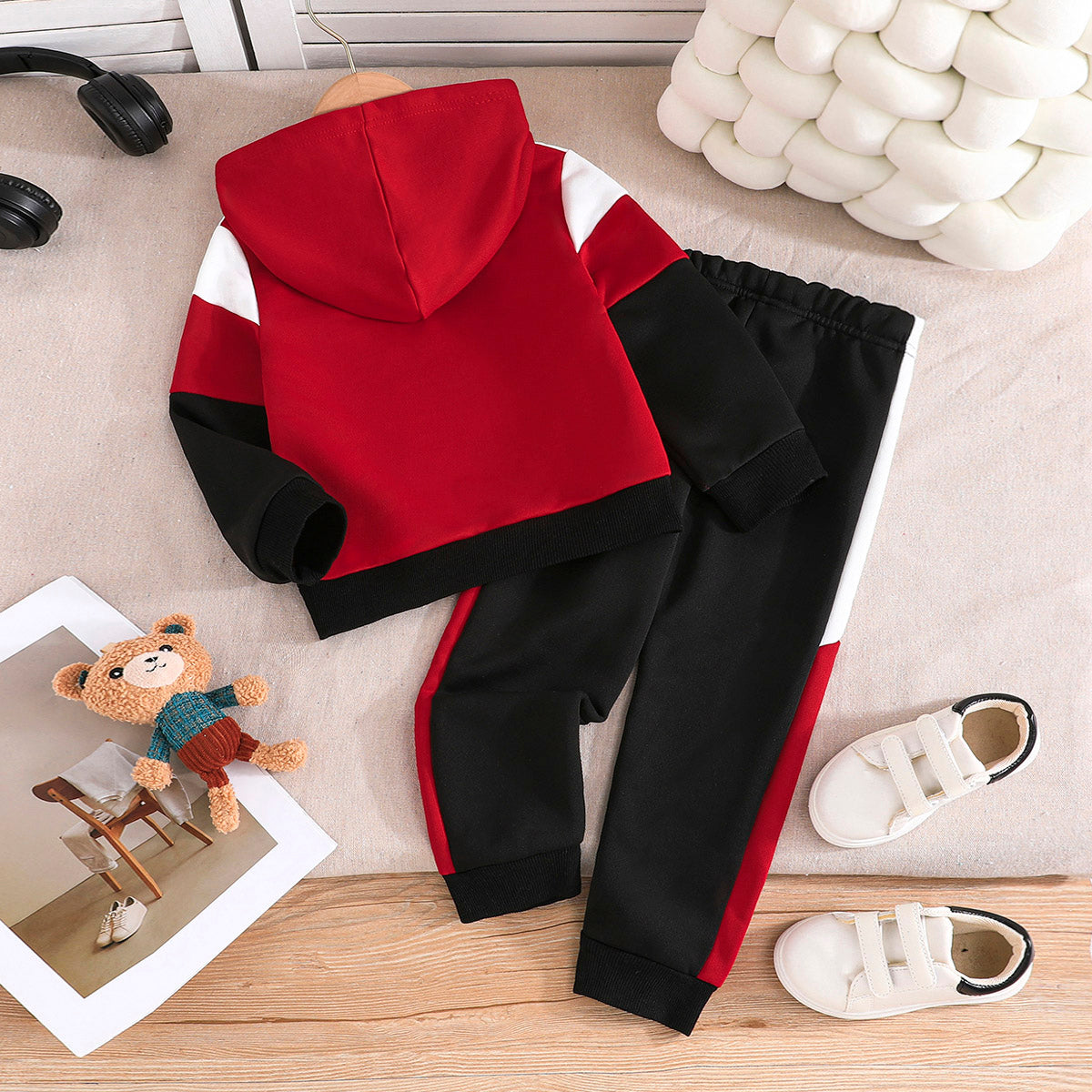 Boys Red Colorblocked Hooded Sweatshirt with Pants Set Sets   