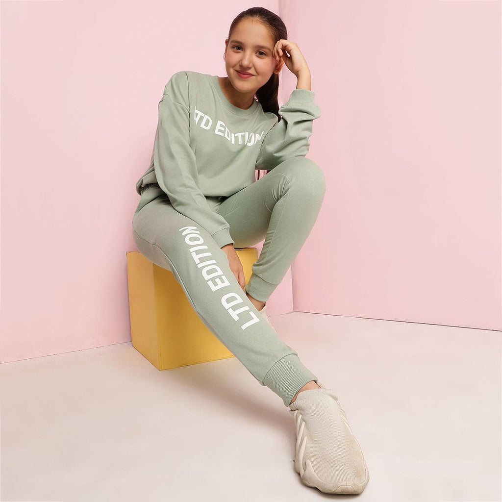 Girls Green Full Sleeves Sweatshirt with Trouser Set Sets Green 9-10 Y